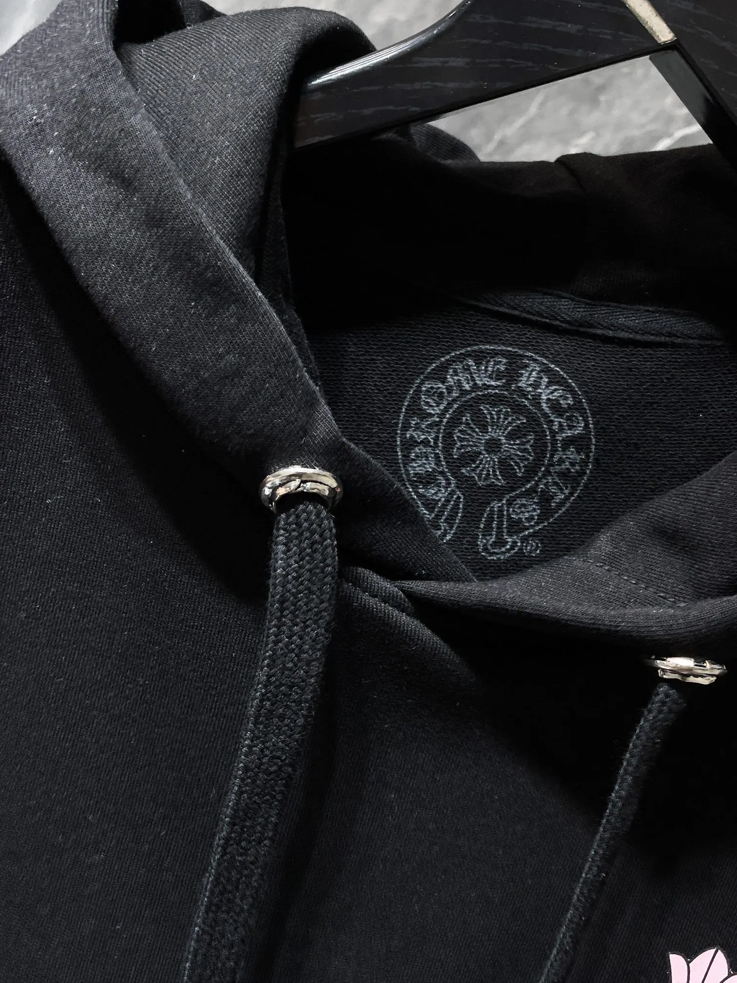 P246 Chrome Hearts Autumn and Winter 2025 simultaneous sale at counters❤️ Chrome Classic Color Phantom Cross Letter Flower Arm Hooded Sweatshirt Imported environmentally friendly glue printing and dyeing Improved customized version of 1:1 high-gram weight high-quality fabric Recommended Color: Black White Code Number: S, M, L, XL.